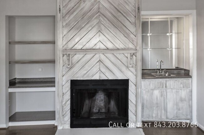 Photo - 8016 Thelen St