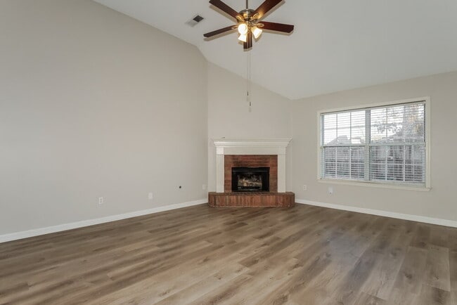 Photo - 7643 Shadow Hills Dr