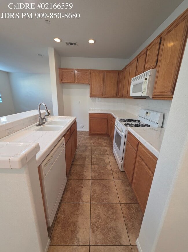 Photo - Ontario 3 Bedroom Condo