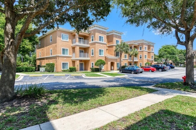 Building Photo - 605 Fairway Dr Unit 203 Rental