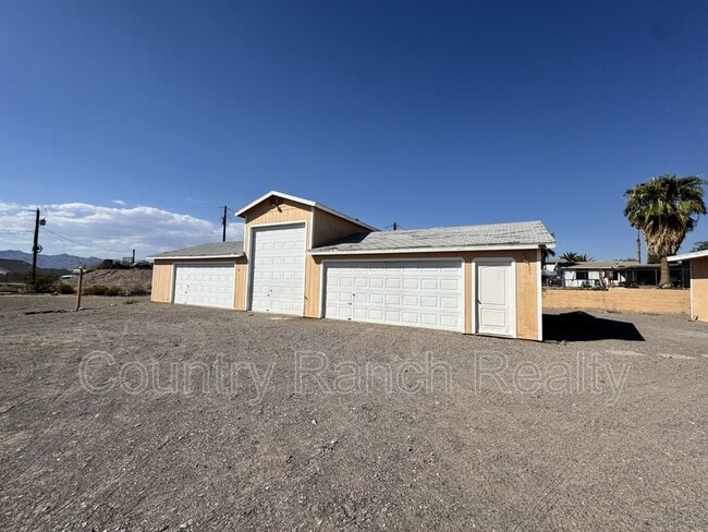 Photo - 5725 Bison Ave