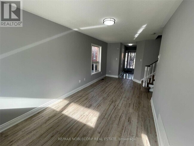 Photo - 14 Cordgrass Crescent
