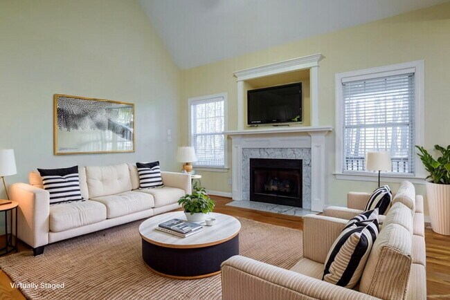 Photo - 256 Trillium Way