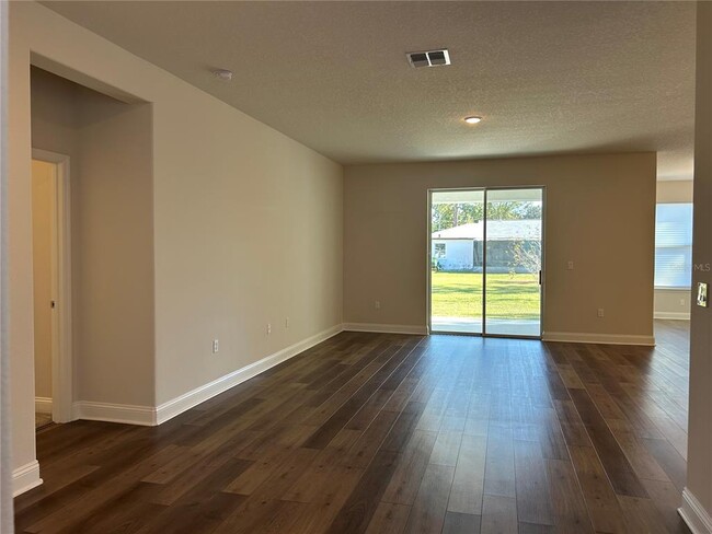 Photo - 20 Whittlesey Ln