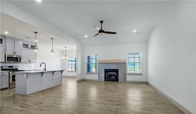 Photo - 1000 Tracey Ln