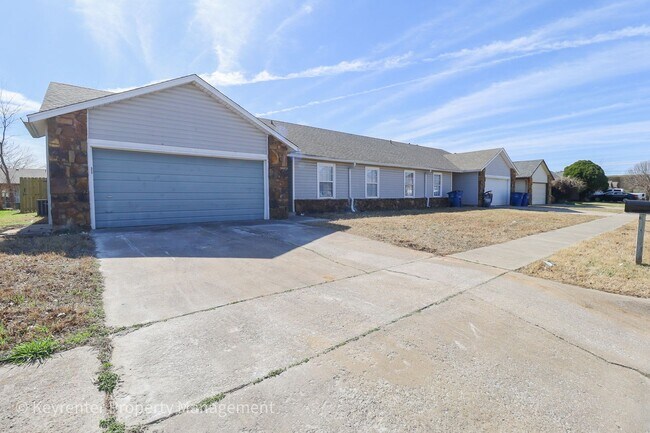 Photo - E 31st Ct Duplex Unit 12926