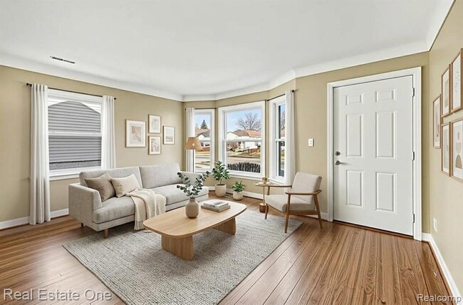 Photo - 421 W Kalama Ave