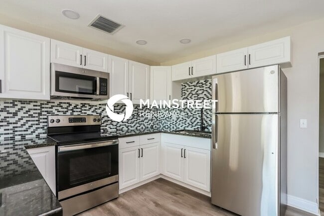 Photo - 3 Bedroom Pet-Friendly Home in NEW PORT RI...