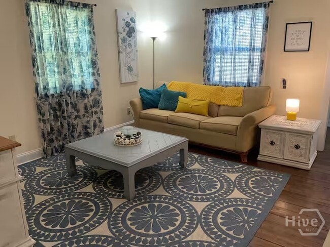 Photo - 1827 Greenville St