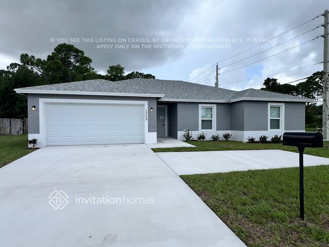 Building Photo - 1702 SW Airoso Blvd Rental