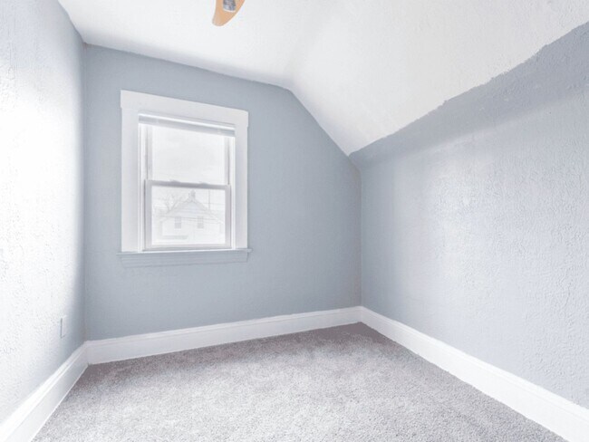 Photo - Charming 2-Bedroom 1 Bathroom Property in Prime Location