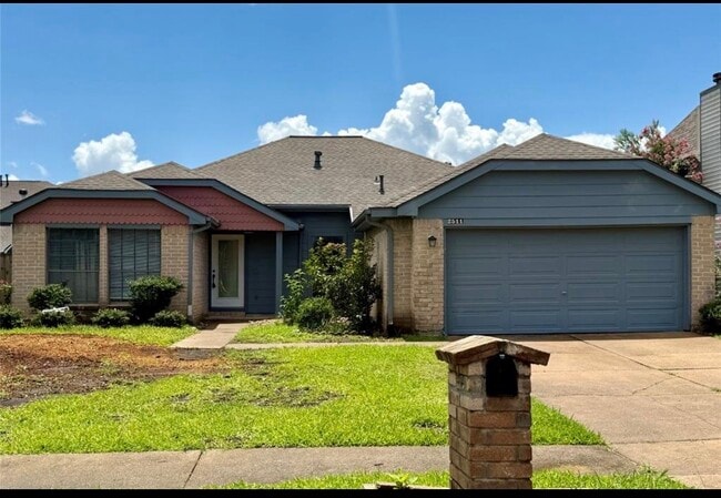 Building Photo - 2511 Castle Pl