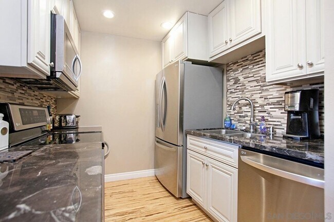 Photo - 6202 Friars Rd Unidad #204