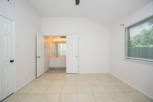 Photo - 2303 Old Dixie Dr