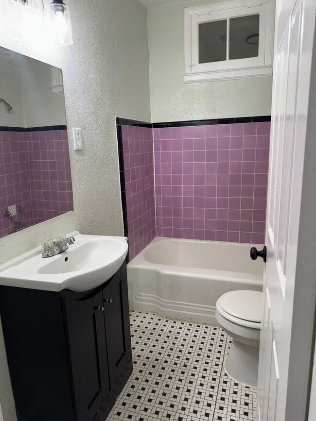 Bathroom - 1543 Jackson Ave
