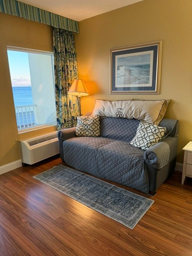 Photo - 703 Ocean Blvd Unidad 305