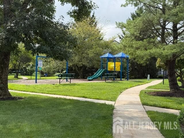 16 Wisteria Ct