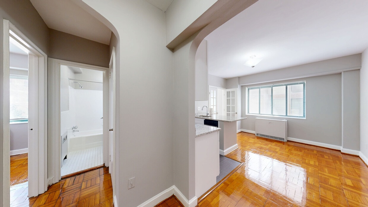 Photo - The York and Potomac Park Apartments
