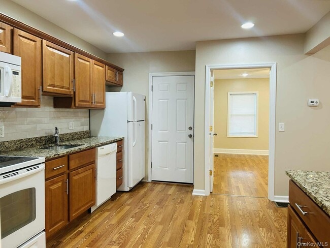 Building Photo - 29 Fort Putnam St Unit 1 Rental