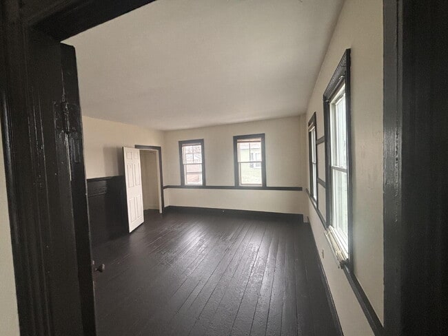 Photo - Spacious 2+ Bedroom in Prime Brunswick Location Unit 2