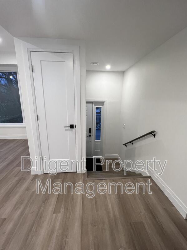 Photo - 438 Bellevue St