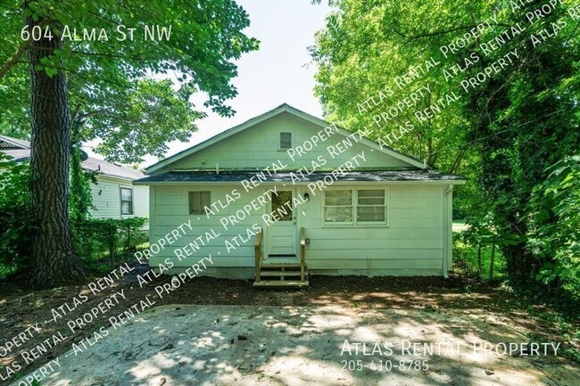 Photo - 604 Alma St NW