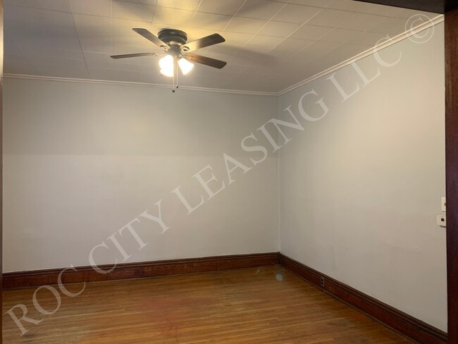 Photo - 1079 Monroe Ave