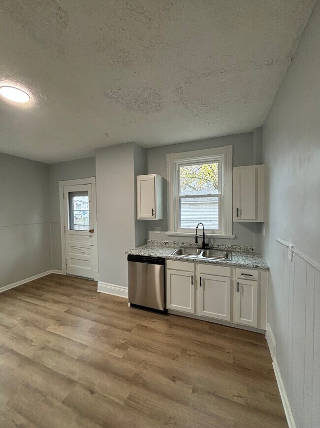 Photo - 4611 McNeil Ave Unit #1