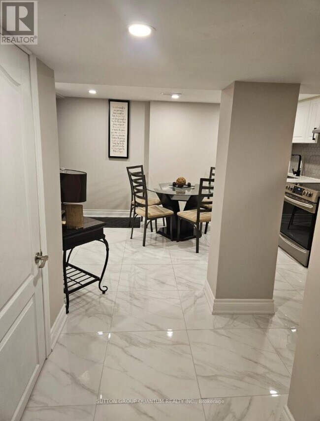 Photo - 507 Upper James St