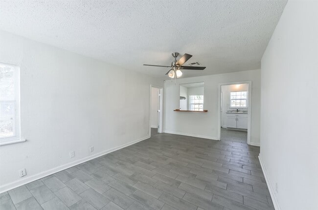 Photo - 8229 Carolwood Dr