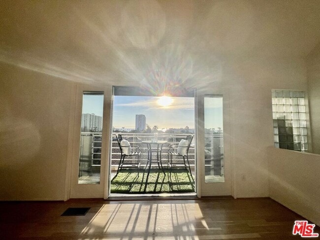 Photo - 311 Hill St Unit 2