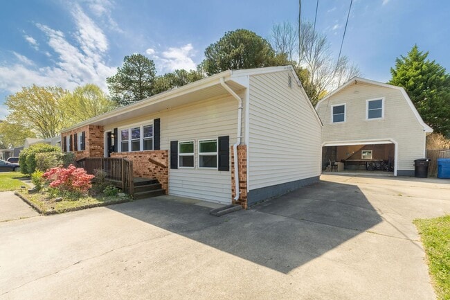 Photo - 4 Bed 2 Bath Home for Rent in Virginia Beach!