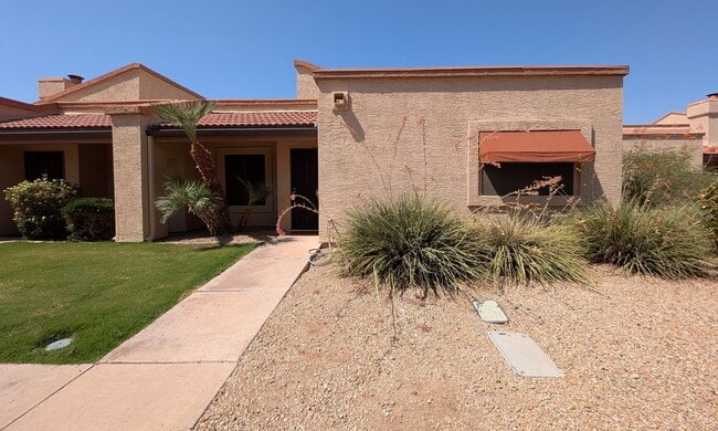 Building Photo - 2 Bedroom Condo in the Amber Hills Condomi...