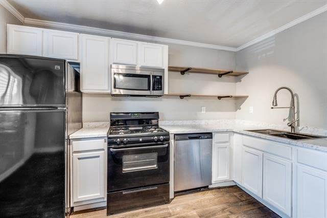 Building Photo - 1505 W Lovers Ln Unit 20