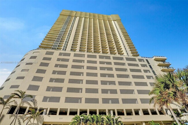 Building Photo - 16699 Collins Ave Unit 4007 Rental