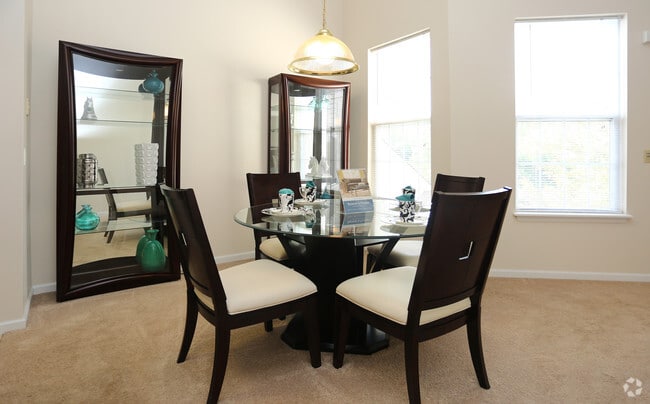 2BR, 2BA _The Charleston