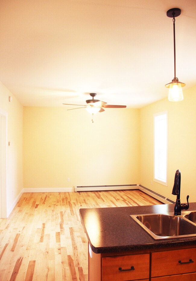 Photo - 26 Converse Ct Unit APT 4