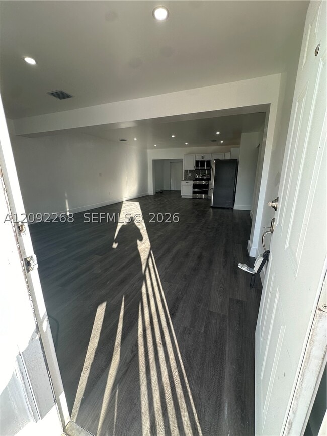 821 NW 20th St