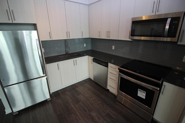 Photo - 4085-4085 Parkside Village Dr