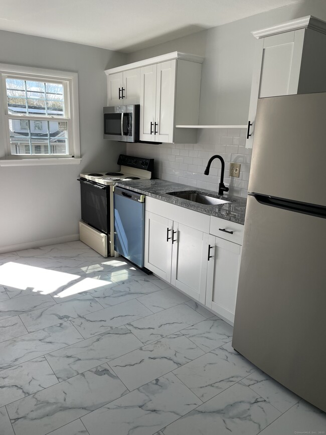 Photo - 6 Meriline Ave Unidad APT 5