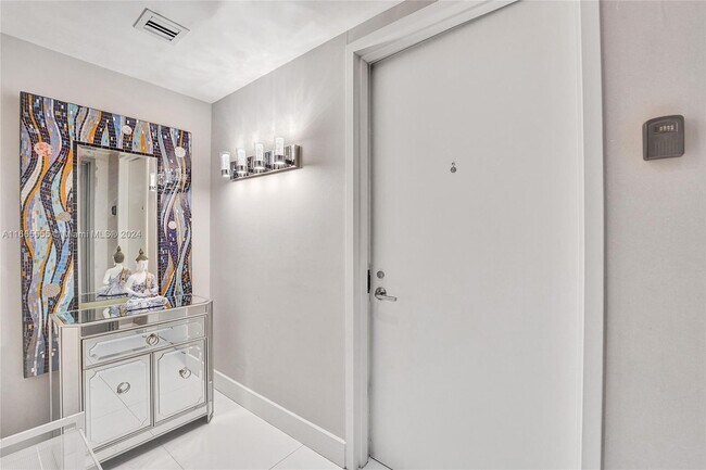 Photo - 2602 E Hallandale Beach Blvd Unidad # T1201