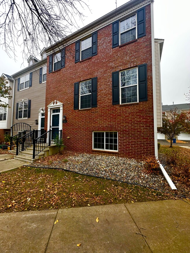 Photo - 1810 Grove Dr Townhome