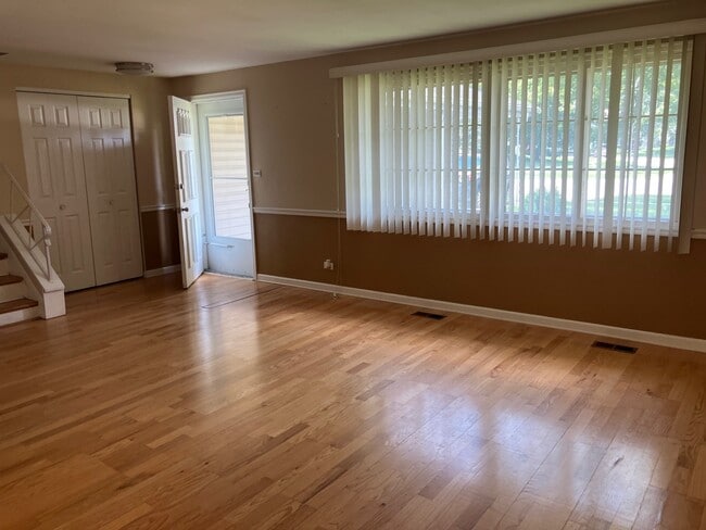 Photo - 324 W Weathersfield Way