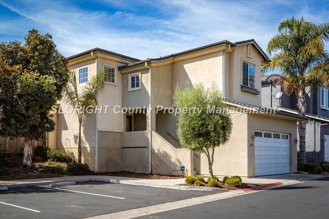 Photo - AVAILABLE MAY - Spacious Home in Arroyo Grande - 3 Bedroom / 2.5 Bathroom