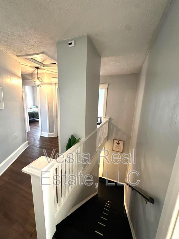 Photo - 1211 E Jefferson St Unidad 2