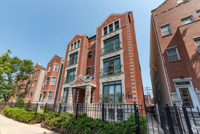 Building Photo - 1954 W Diversey Pkwy Rental