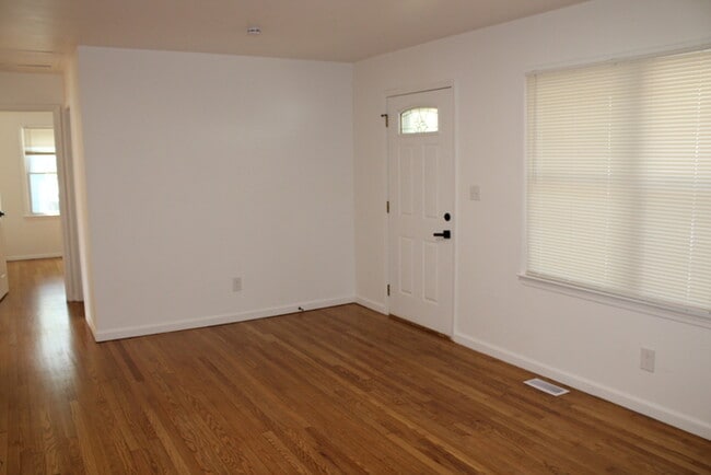 Photo - Move in Special - 4bed 2 full bath in Inde...