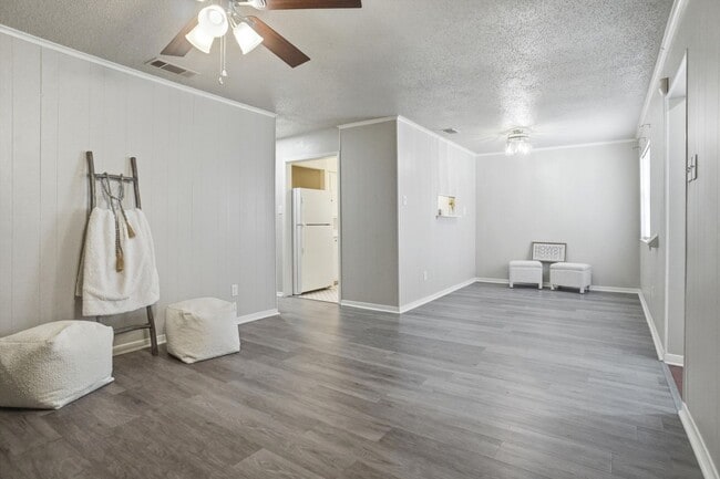 Photo - Gorgeous Two Bedroom, Two Bathroom Duplex in West Fort Worth