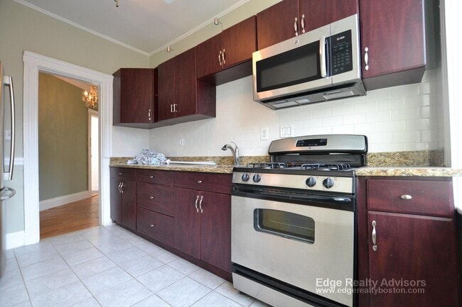 Building Photo - 21 Sutherland Rd Unit 17 Rental