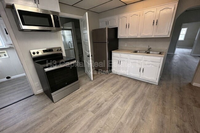 Photo - 320 W Cleveland Ave